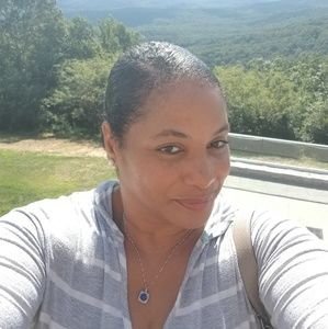 Meet your Posher, Roxana